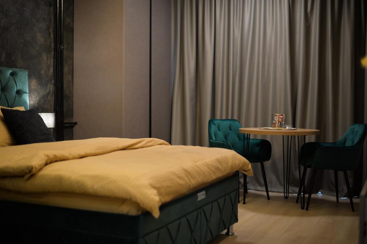 Nia Lux * Belgrad